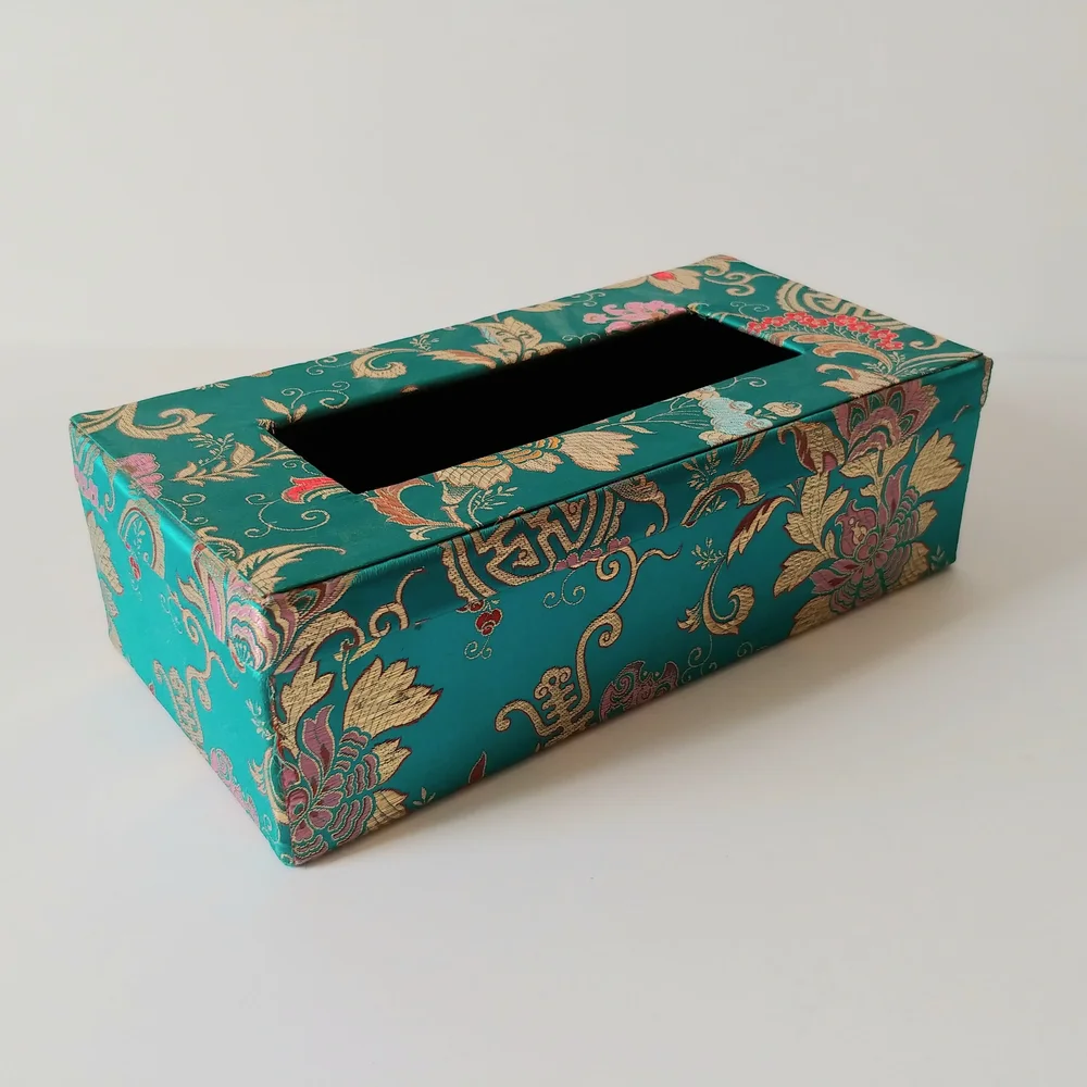Elegant Floral Tissue Box Cover